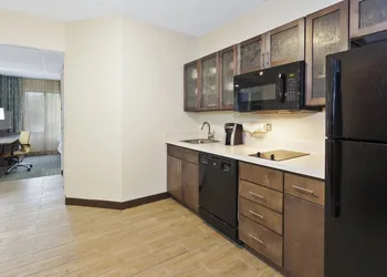 Candlewood Suites Grand Rapids Airport by IHG hotel thumbnail 5