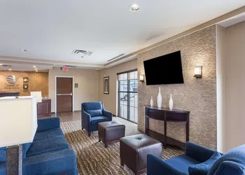 Comfort Inn & Suites Zachary hotel thumbnail 4