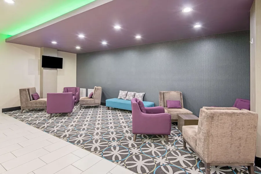 La Quinta Inn & Suites by Wyndham Weatherford OK hotel detail image 2