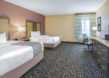 La Quinta Inn & Suites by Wyndham Weatherford OK hotel thumbnail 4