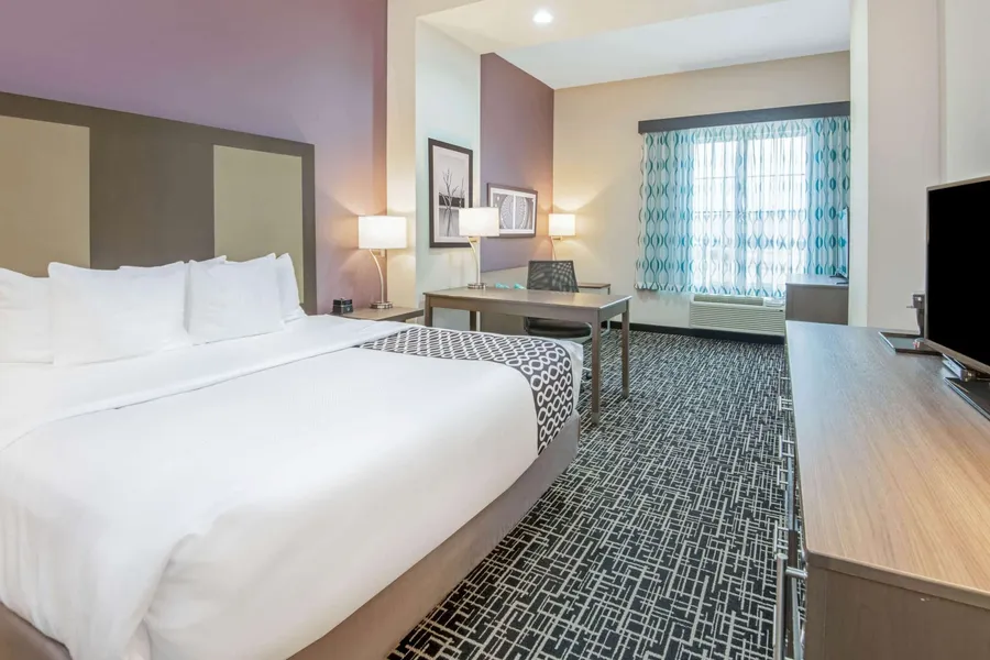 La Quinta Inn & Suites by Wyndham Weatherford OK hotel detail image 6