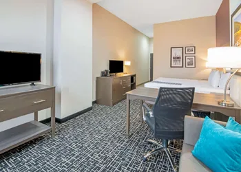 La Quinta Inn & Suites by Wyndham Weatherford OK hotel thumbnail 7