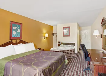 Super 8 by Wyndham Forrest City AR hotel thumbnail 8