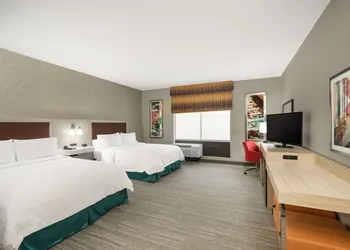 Hampton Inn Newport hotel thumbnail 5