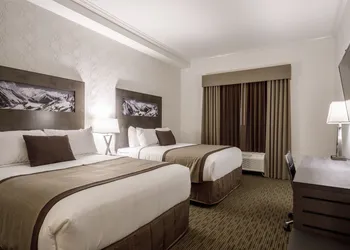 Ramada by Wyndham Revelstoke hotel thumbnail 6