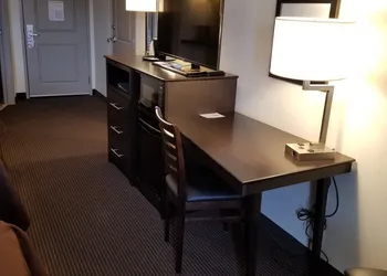 AmericInn by Wyndham DeWitt hotel thumbnail 5