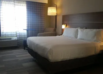 Holiday Inn Express & Suites Fort Mill by IHG hotel thumbnail 5