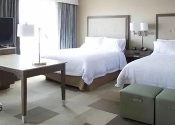 Hampton Inn & Suites by Hilton Bolton hotel thumbnail 6