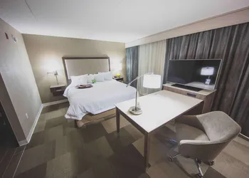 Hampton Inn & Suites by Hilton Bolton hotel thumbnail 7