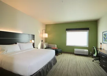 Holiday Inn Express & Suites Kirksville - University Area by IHG hotel thumbnail 2