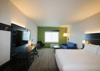 Holiday Inn Express & Suites Kirksville - University Area by IHG hotel thumbnail 4