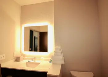 Holiday Inn Express & Suites Kirksville - University Area by IHG hotel thumbnail 7