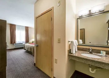 Quality Inn Kingsville Hwy 77 hotel thumbnail 5