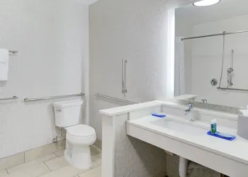 Holiday Inn Express and Suites King George- Dahlgren by IHG hotel thumbnail 6