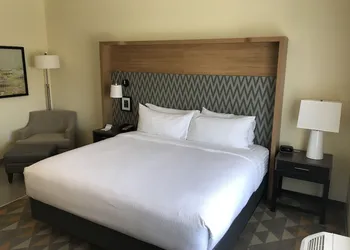 Holiday Inn & Suites Arden - Asheville Airport by IHG hotel thumbnail 2