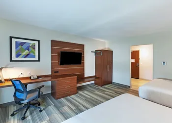 Holiday Inn Express & Suites Tulsa South - Woodland Hills by IHG hotel thumbnail 4