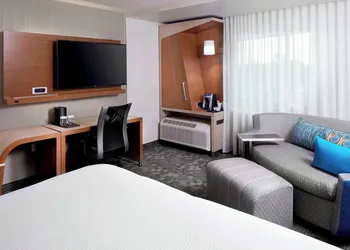 Courtyard by Marriott Houston Intercontinental Airport hotel thumbnail 7