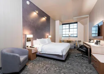 Courtyard by Marriott Waterloo Cedar Falls hotel thumbnail 8