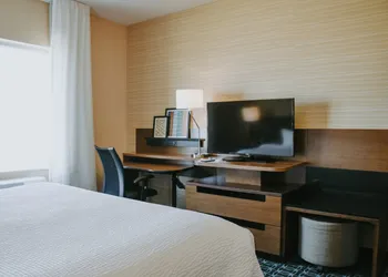 Fairfield Inn & Suites Lincoln Airport hotel thumbnail 6