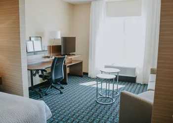 Fairfield Inn & Suites Lincoln Airport hotel thumbnail 7