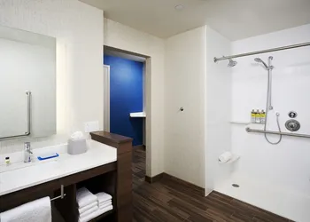 Holiday Inn Express Niagara-On-The-Lake by IHG hotel thumbnail 5