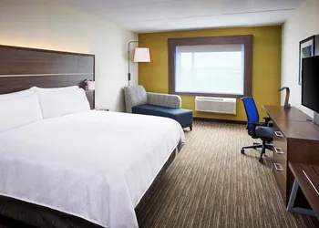 Holiday Inn Express Niagara-On-The-Lake by IHG hotel thumbnail 8