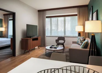 Le Meridien Houston Downtown hotel thumbnail 8