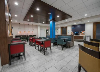 Holiday Inn Express & Suites Lake Charles South Casino Area by IHG hotel thumbnail 3