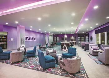La Quinta Inn & Suites by Wyndham Lubbock South hotel thumbnail 2