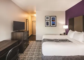 La Quinta Inn & Suites by Wyndham Lubbock South hotel thumbnail 8
