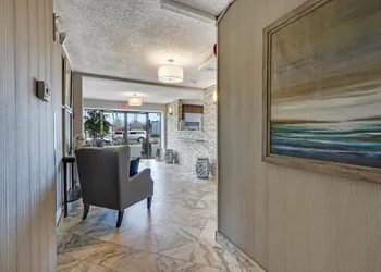 Blue Creek Inn hotel thumbnail 2