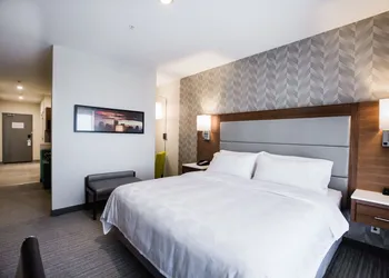 Holiday Inn Calgary South Conference Center by IHG hotel thumbnail 3