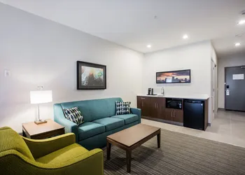 Holiday Inn Calgary South Conference Center by IHG hotel thumbnail 6