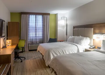 Holiday Inn Express Grand Island - Niagara Falls by IHG hotel thumbnail 3