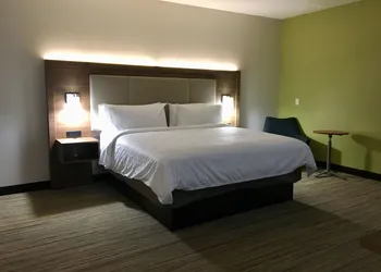 Holiday Inn Express Grand Island - Niagara Falls by IHG hotel thumbnail 4
