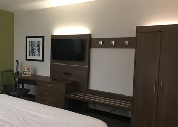 Holiday Inn Express Grand Island - Niagara Falls by IHG hotel thumbnail 5