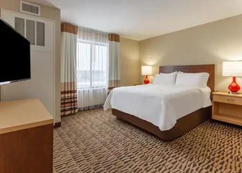 Candlewood Suites Fargo South- Medical Center by IHG hotel thumbnail 4