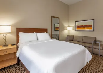 Candlewood Suites Fargo South- Medical Center by IHG hotel thumbnail 6