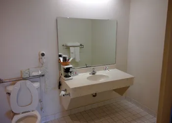 Americas Best Value Inn Kinston hotel thumbnail 8