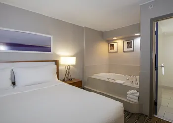 Holiday Inn Express Kamloops by IHG hotel thumbnail 3