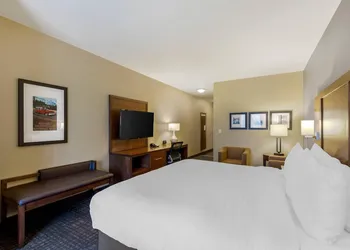 Comfort Suites Loveland hotel thumbnail 7