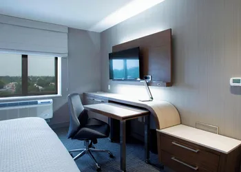 Courtyard by Marriott New York Queens/Fresh Meadows hotel thumbnail 5