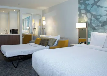 Courtyard by Marriott New York Queens/Fresh Meadows hotel thumbnail 8