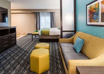 Holiday Inn Express And Suites Pasadena Houston Southeast by IHG hotel thumbnail 8