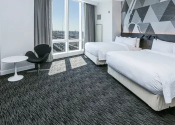 Courtyard Long Island City/New York Manhattan View hotel thumbnail 4
