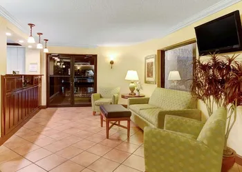 Days Inn by Wyndham Kissimmee West hotel thumbnail 4