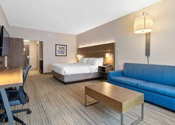 Holiday Inn Express & Suites Macon North by IHG hotel thumbnail 7