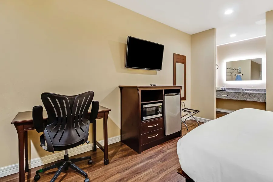 Americas Best Value Inn Houston at FM 529 hotel detail image 6