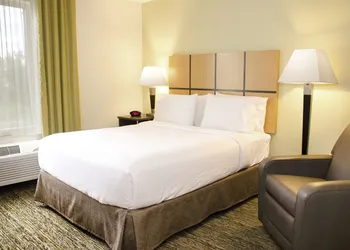 Candlewood Suites York by IHG hotel thumbnail 3