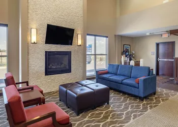 Comfort Inn & Suites Edgewood hotel thumbnail 2